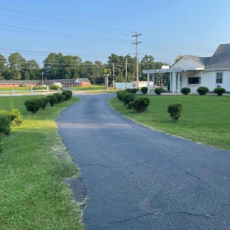 Kenwood Court Motel Уилсон Экстерьер фото
