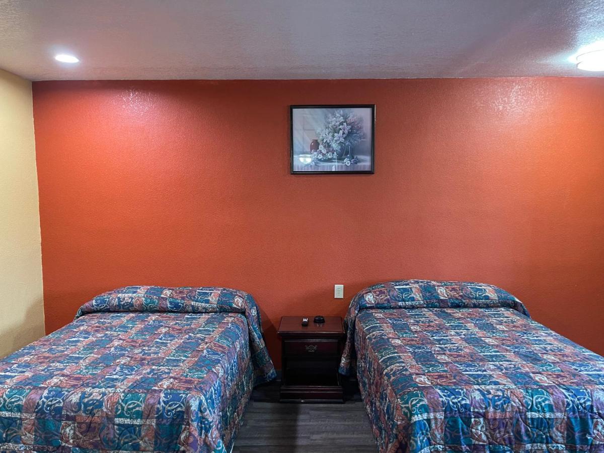 Kenwood Court Motel Уилсон Экстерьер фото